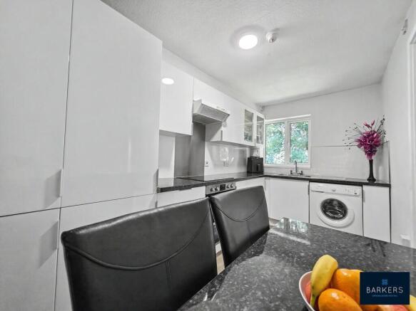 2 bed Apartment for sale Image 4