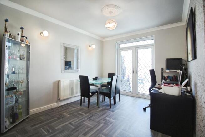 3 bed Semi-Detached for sale Image 4