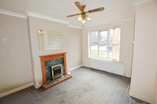 2 bed Terraced to rent Image 4