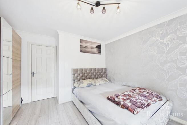 4 bed Terraced to rent Image 8