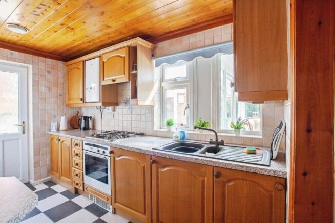 3 bed Semi-Detached for sale Image 4