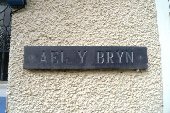 Ael Y Bryn