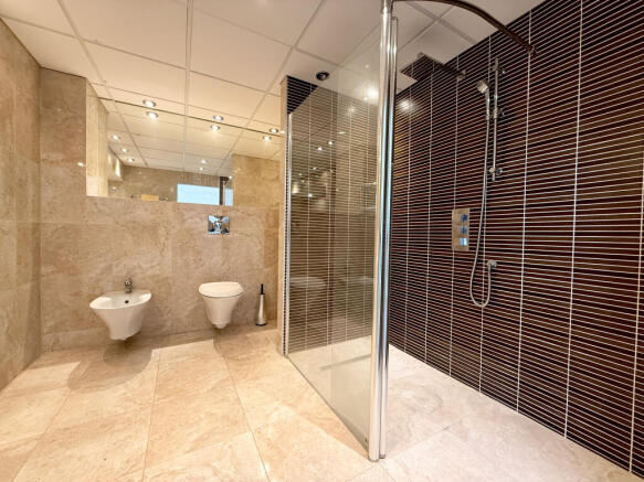 Ensuite