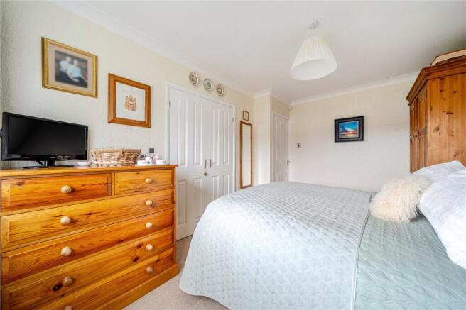4 bed Bungalow for sale Image 7