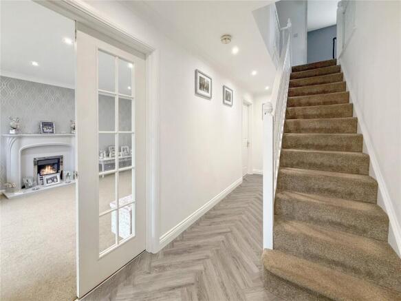 4 bed Detached for sale Image 11