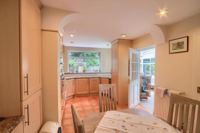 4 bed Semi-Detached for sale Image 6