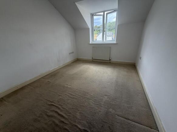 2 bed Apartment to rent Image 5