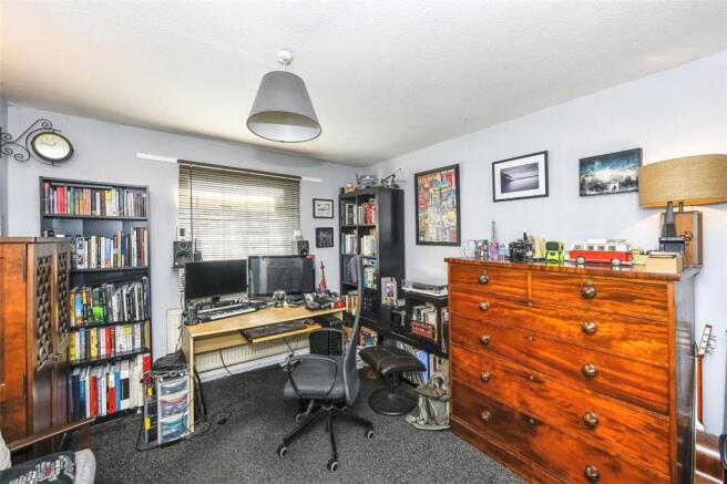Bedroom 3/ Study