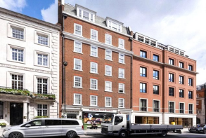 Flat 22, 32, Grosvenor Street, London W1K 4QS