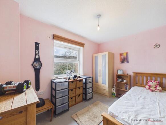 5 bed Detached for sale Image 12