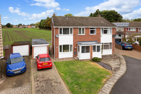 Oakwood Close, Church Fenton, Tadcaster