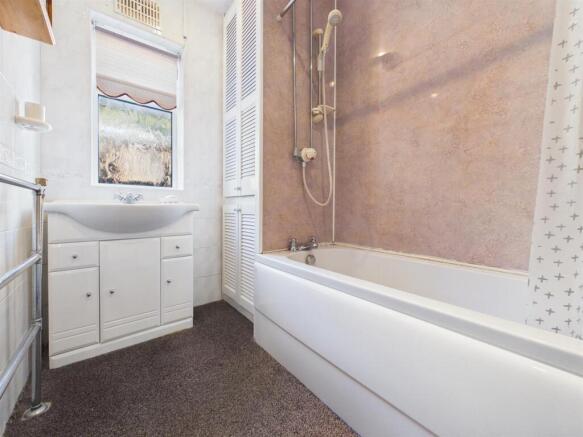 2 bed Detached Bungalow for sale Image 8