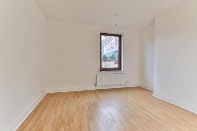 3 bed Terraced to rent Image 9