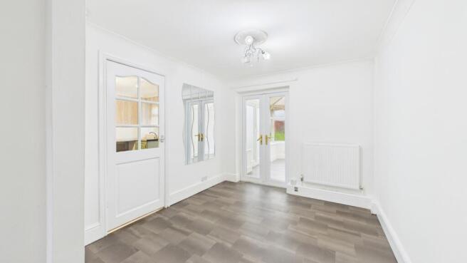 3 bed End of Terrace to rent Image 4