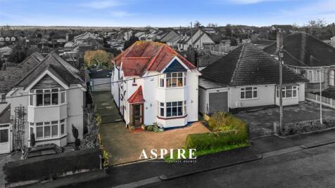 Bowers Court Drive, Bowers Gifford, Basildon