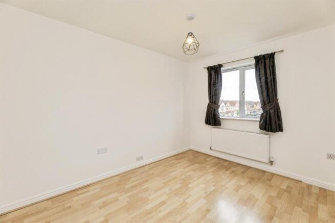 3 bed Detached for sale Image 8
