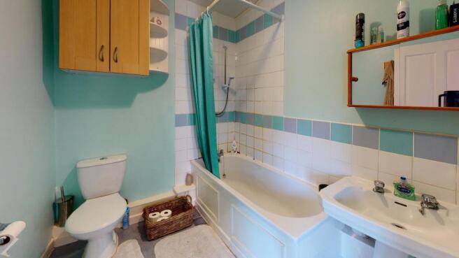 3-Avoncroft-House-Bathroom.jpg