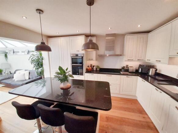 Kitchen / dining room