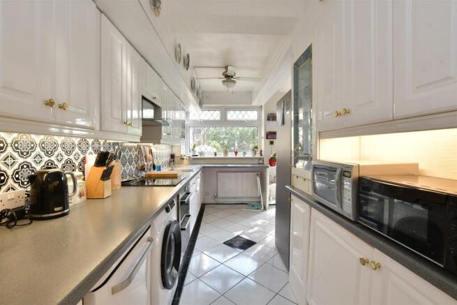Kitchen/Breakfast Area