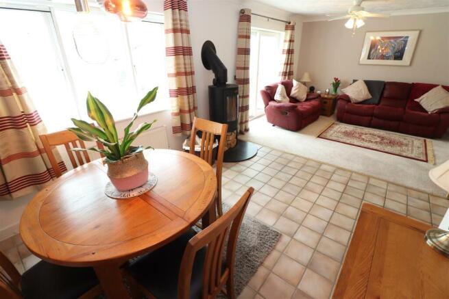 Lounge / Dining Room