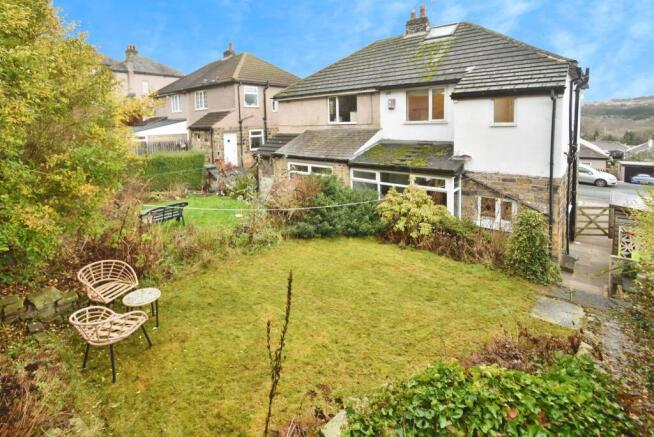 3 bed Semi-Detached for sale in baildon