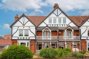 Flat 4, 5a Seagull House, Hamilton Gardens, Felixstowe IP11 7ET