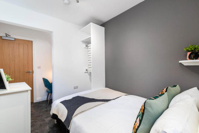 6 bed House to rent Image 7