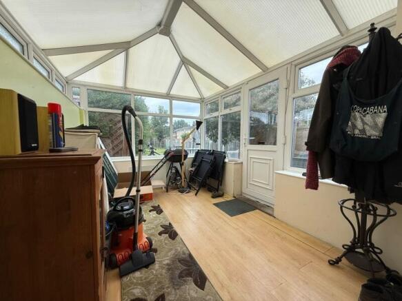 2 bed End of Terrace to rent Image 12
