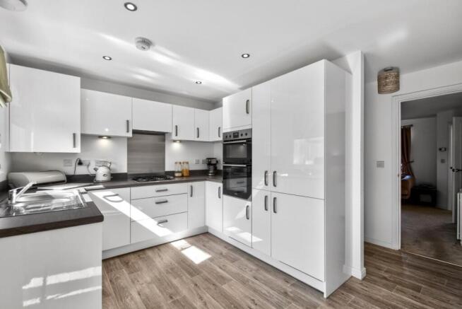 3 bed Semi-Detached for sale Image 7