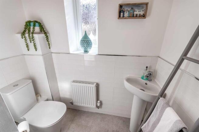 4 bed House for sale Image 9