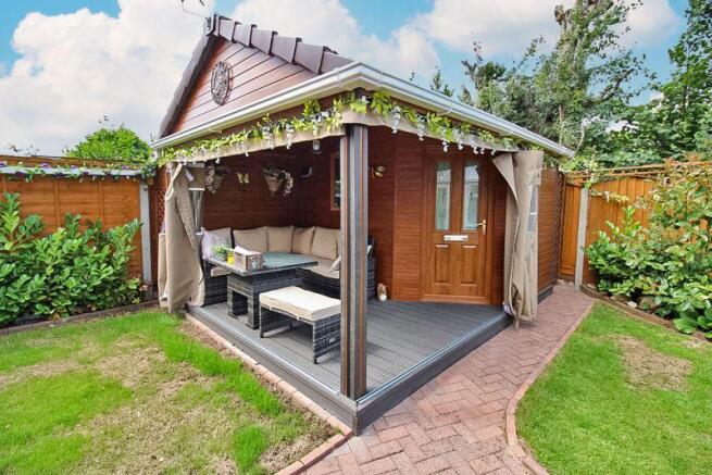 SUMMER HOUSE