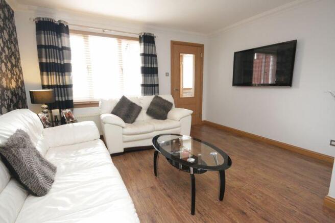 Living Room (2)