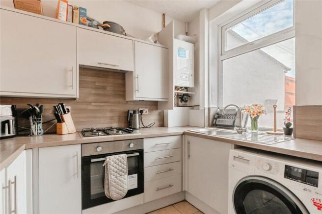 2 bed Terraced for sale Image 6