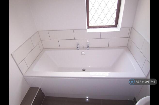 2 bed Terraced to rent Image 8