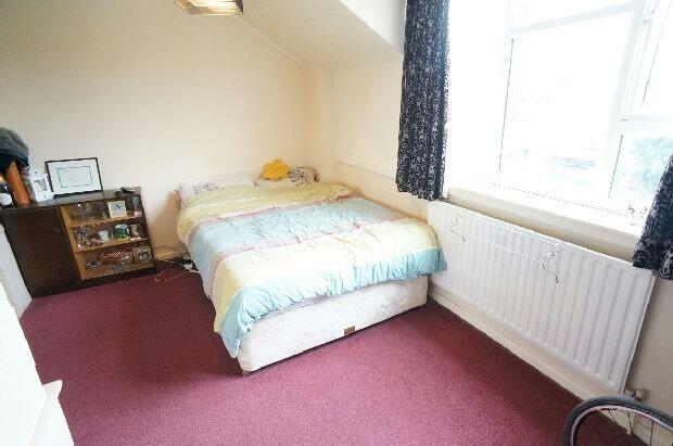 2nd Photo of Bed 1