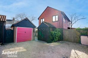 5, Lyndhurst Drive, Bicknacre, Chelmsford CM3 4XL