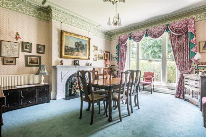 4 bed Semi-Detached for sale Image 8