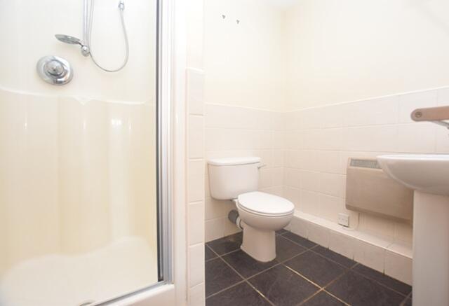 2 bed Apartment to rent Image 11