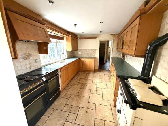 4 bed Detached for sale Image 6