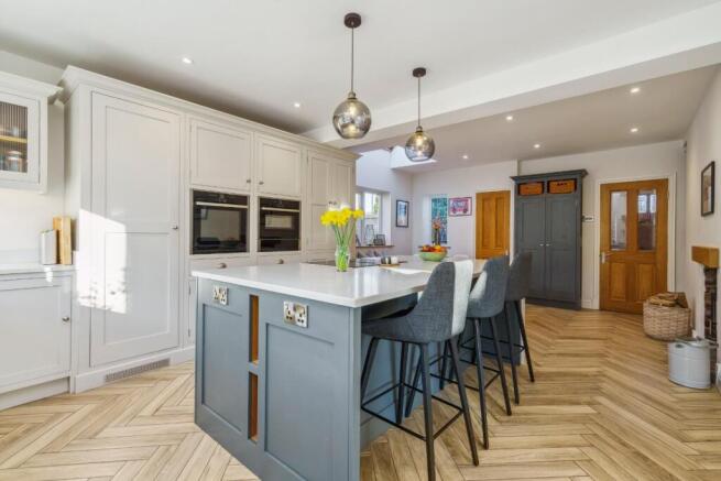 84393_48 Bradford Road Guiseley(9).jpg