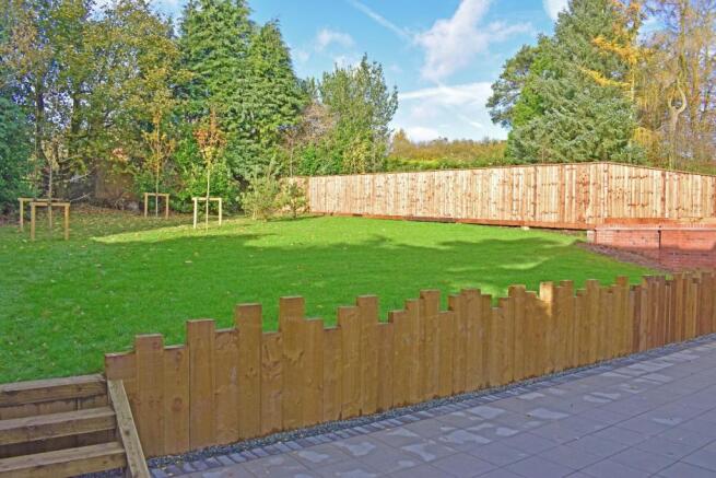 P3 57a Twatling Road, garden 1.jpg