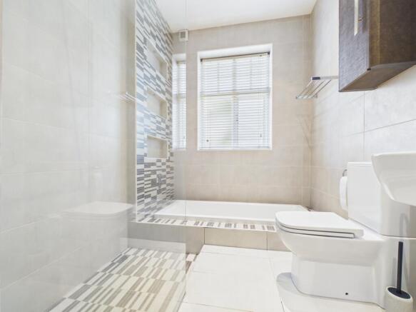 2 bed Flat to rent Image 7
