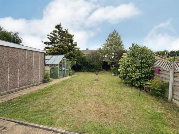 2 bed Semi-Detached Bungalow for sale Image 9