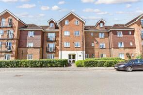 26, The Quadrangle, Lumley Road, Horley RH6 7JX