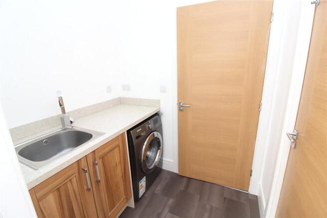 4 bed Detached for sale Image 12