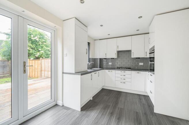 Modern fitted Kitchen