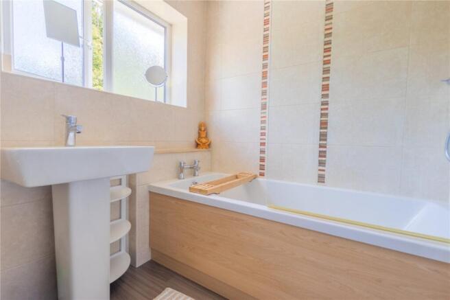 3 bed Semi-Detached for sale Image 10