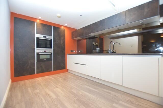 1 bed Apartment to rent Image 4