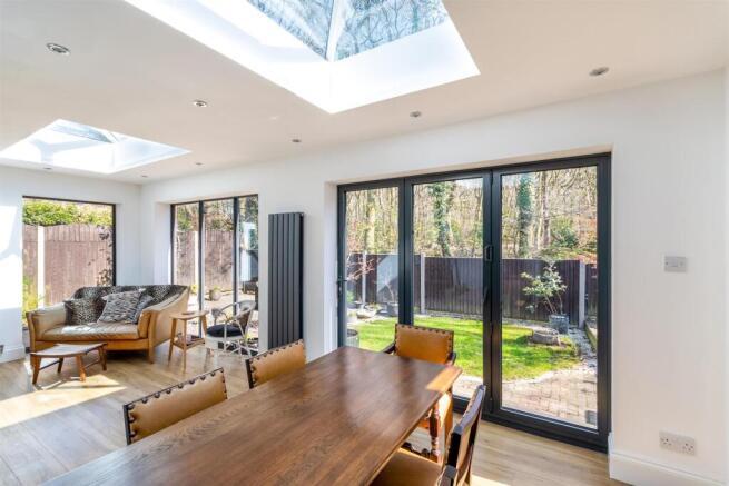4 bed Detached for sale Image 8