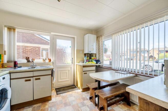 3 bed Semi-Detached Bungalow for sale Image 8